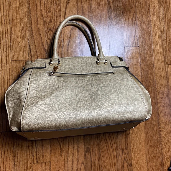 Cream Patent Leather Purse - Picture 4 of 10